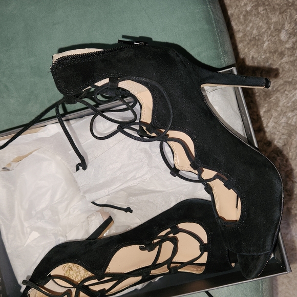 VINCE CAMUTO Suede Heels - Picture 2 of 6